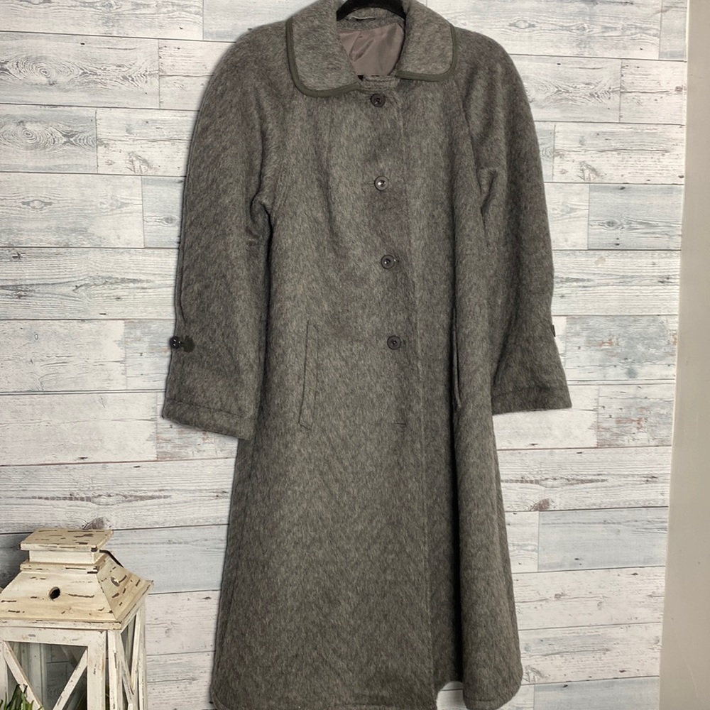 Elegant Gray Wool Coat